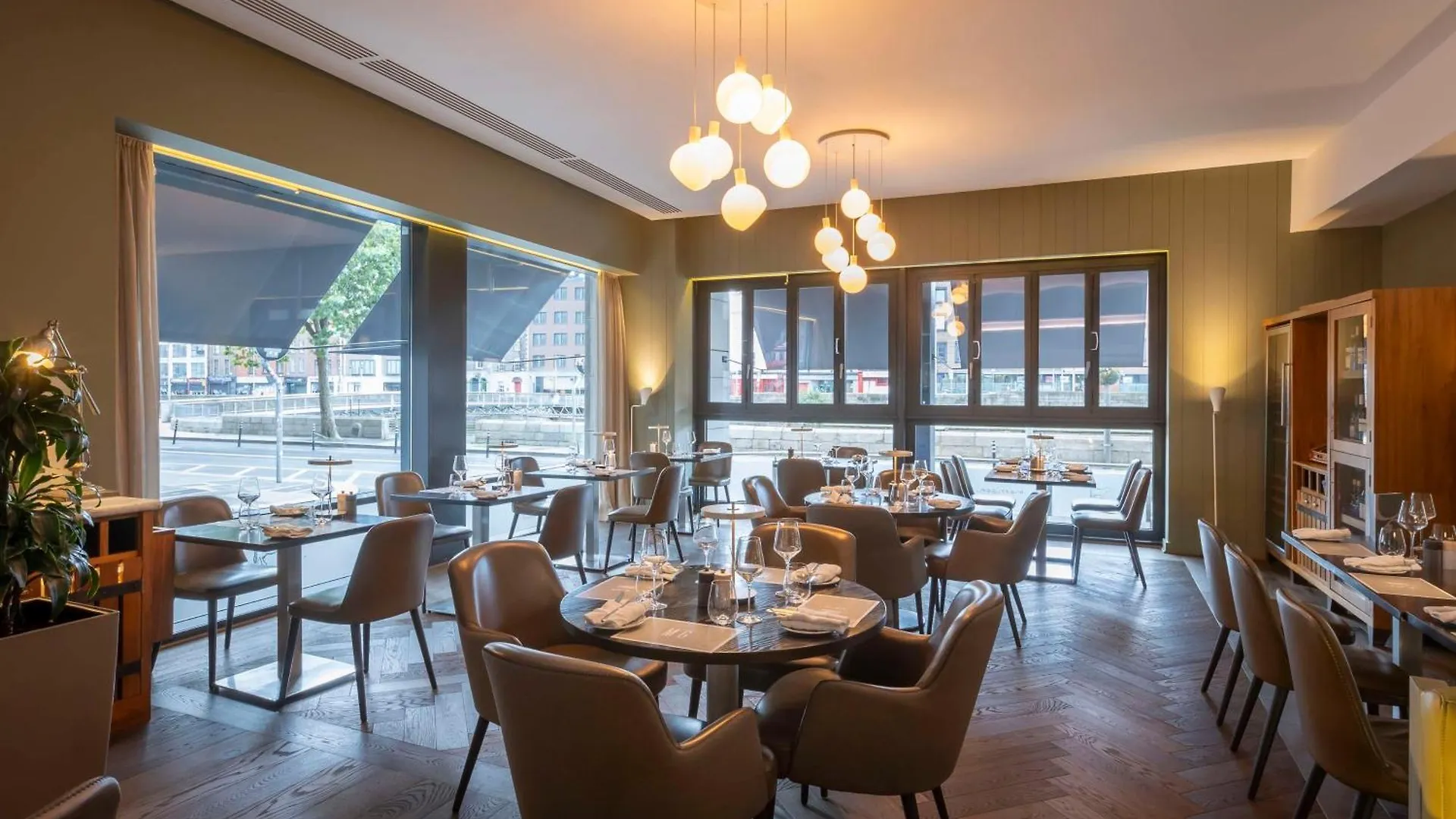 The Morrison Dublin, Curio Collection By Hilton Hotel